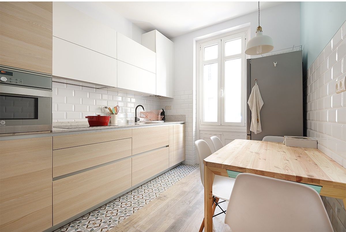 Cocina abierta al salón después de la reforma — Mataró, Maresme, 2025